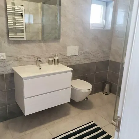 Zdenka Novi Vinodolski