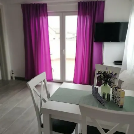 Zdenka Apartment *