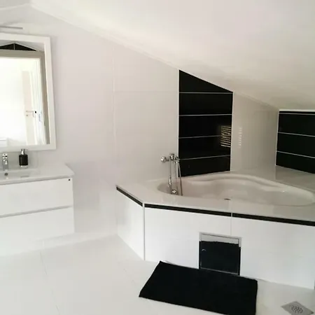 Zdenka Apartment *